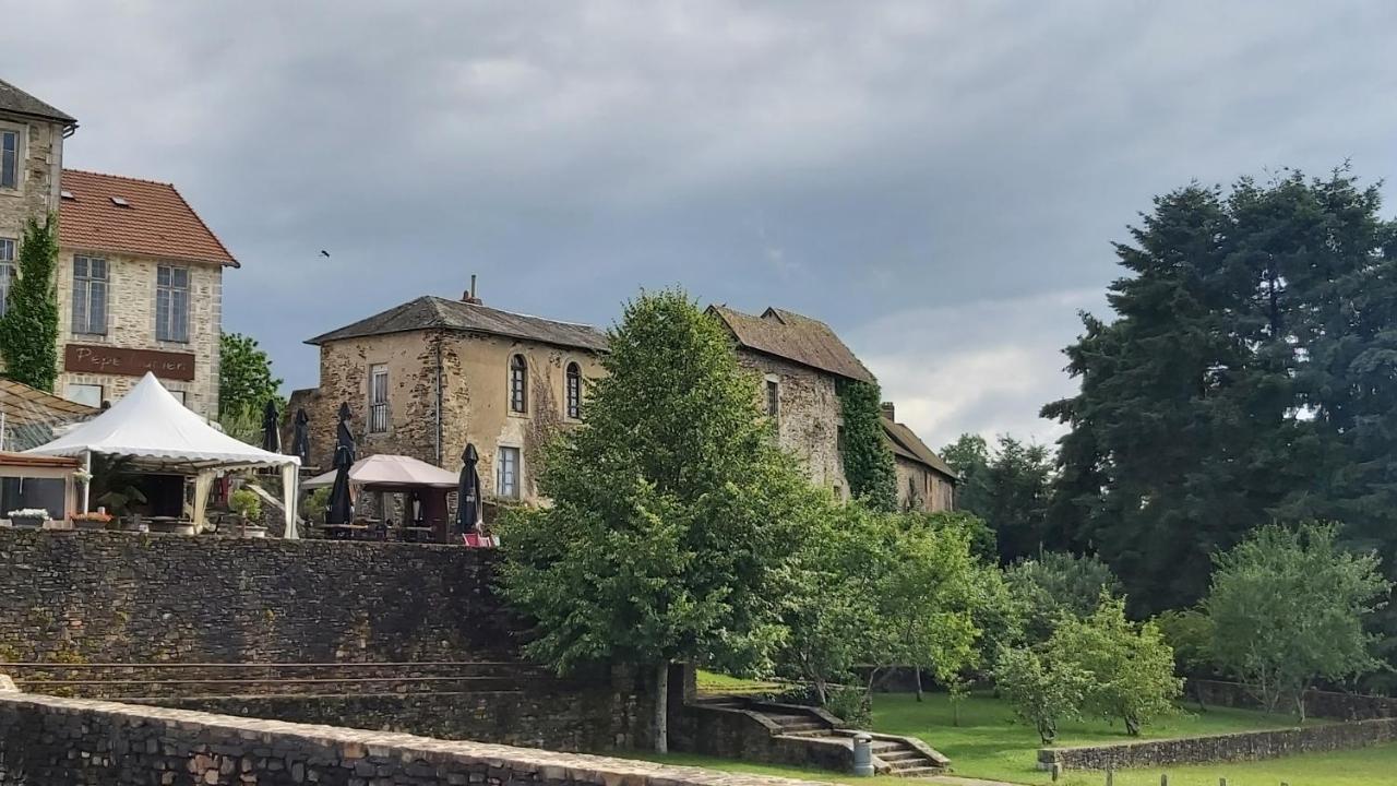 Gite Dorcadie Saint-Yrieix-la-Perche Buitenkant foto